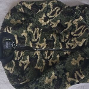 Sanctuary Green and Black Camo Sherpa Jacket Size Small Oversized